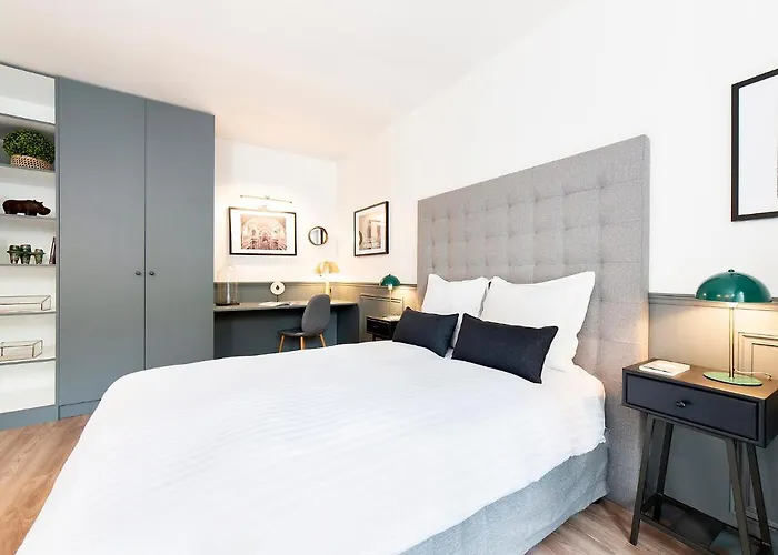 Livinparis - Luxury 2 Bedrooms Centre Pompidou Daire