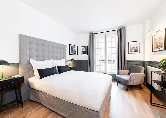 Livinparis - Luxury 2 Bedrooms Centre Pompidou Daire *